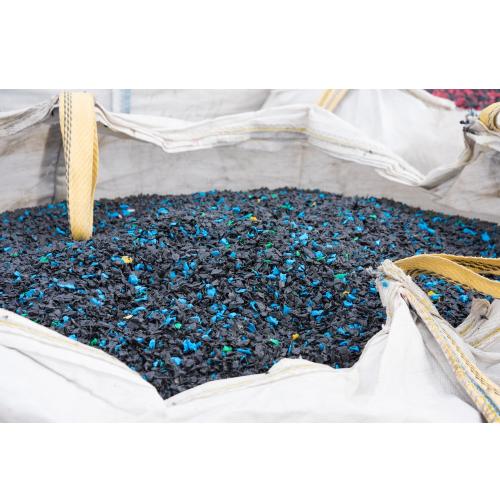 Large,Bags,With,Shredded,Plastic.,Plasti