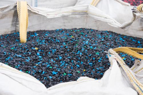 Large,Bags,With,Shredded,Plastic